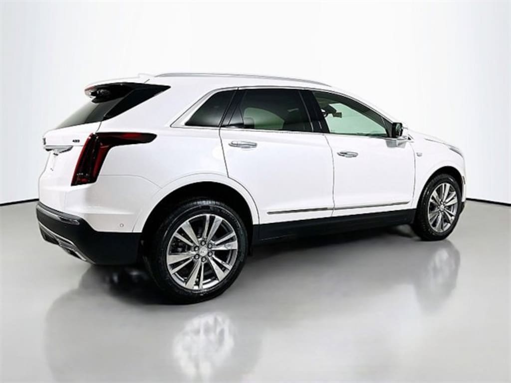 New 2026 CADILLAC XT5 Premium Luxury SUV