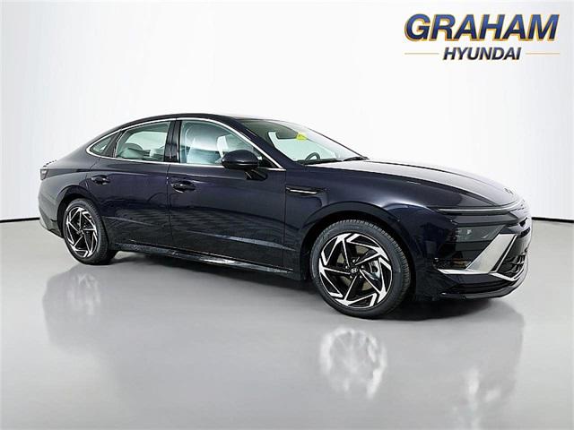 2026 Hyundai Sonata SEL's photo