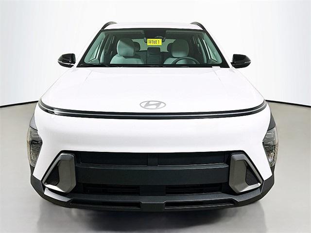 2026 Hyundai Kona SEL photo 2