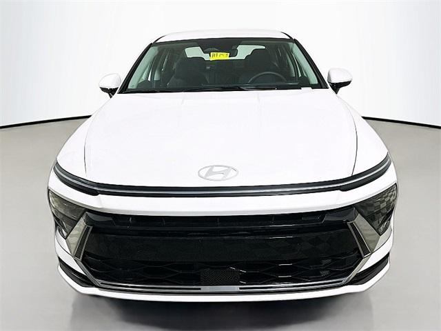 2026 Hyundai Sonata SEL Sport photo 2