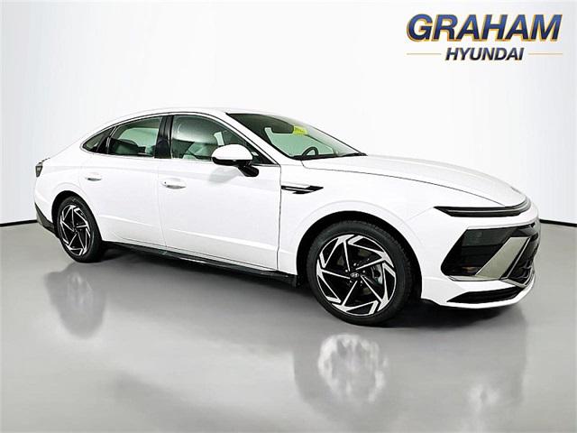 2026 Hyundai Sonata SEL's photo