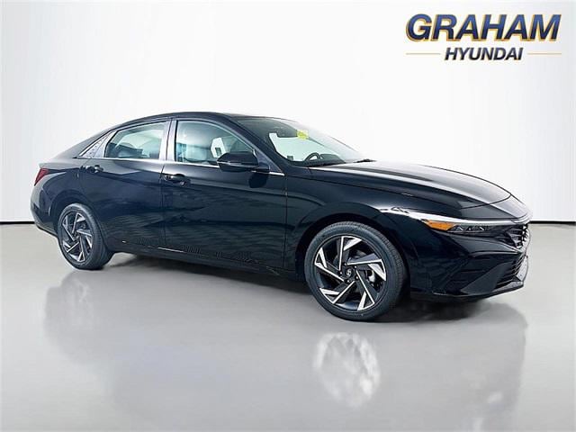 2025 Hyundai Elantra Limited's photo