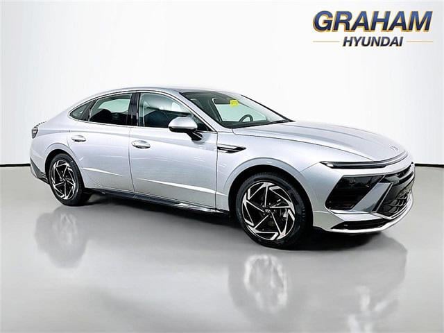 2026 Hyundai Sonata SEL's photo