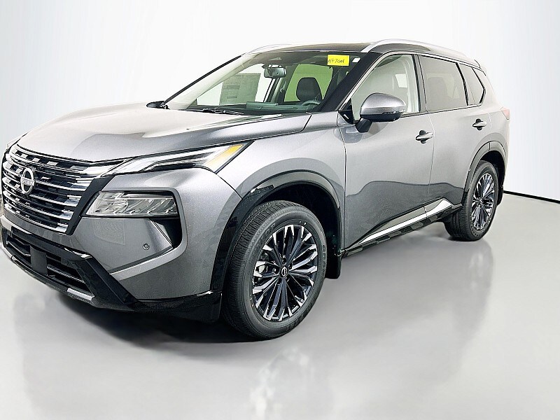 2026 Nissan Rogue Platinum photo 2