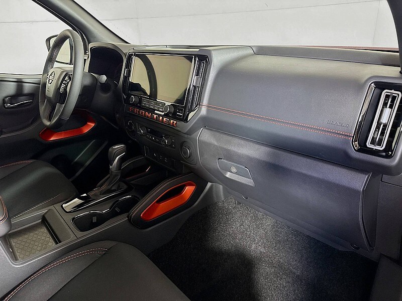 2025 Nissan Frontier PRO-4X - Photo 26