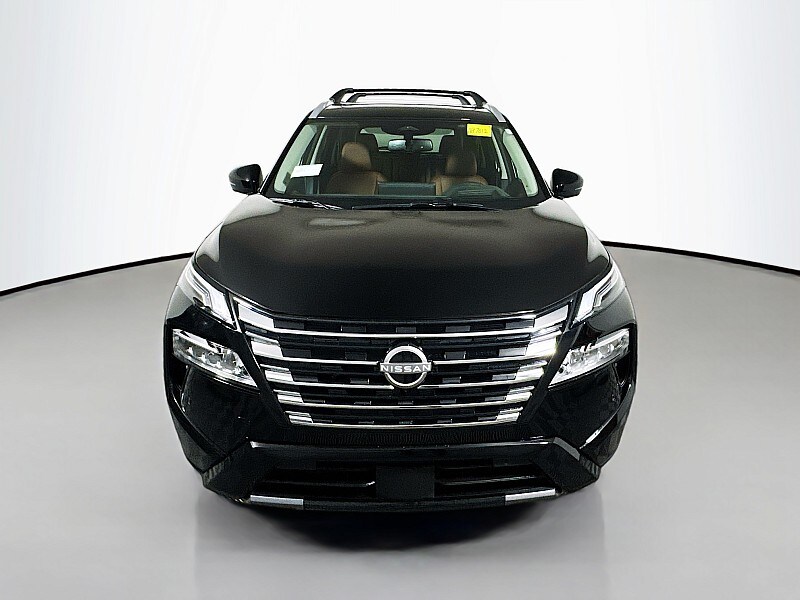 2026 Nissan Rogue Platinum photo 2