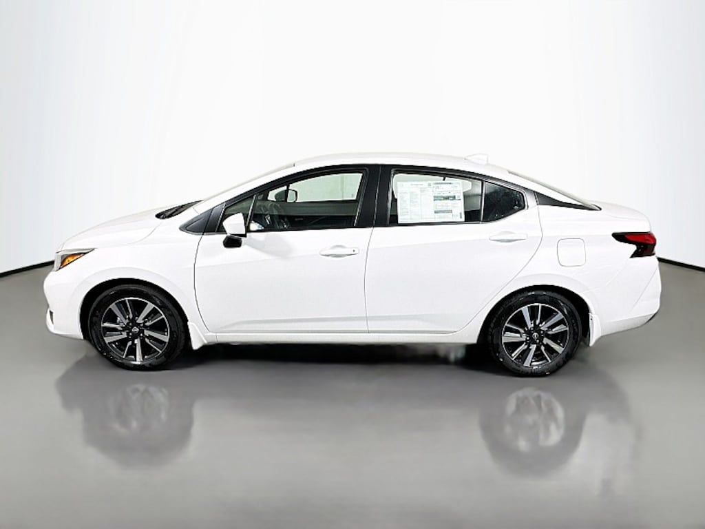 New 2025 Nissan Versa 1.6 SV Sedan
