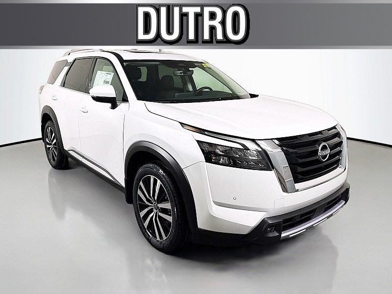 2025 Nissan Pathfinder Platinum's photo