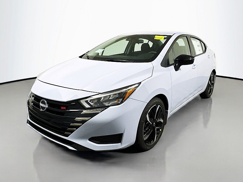 2025 Nissan Versa SR photo 3