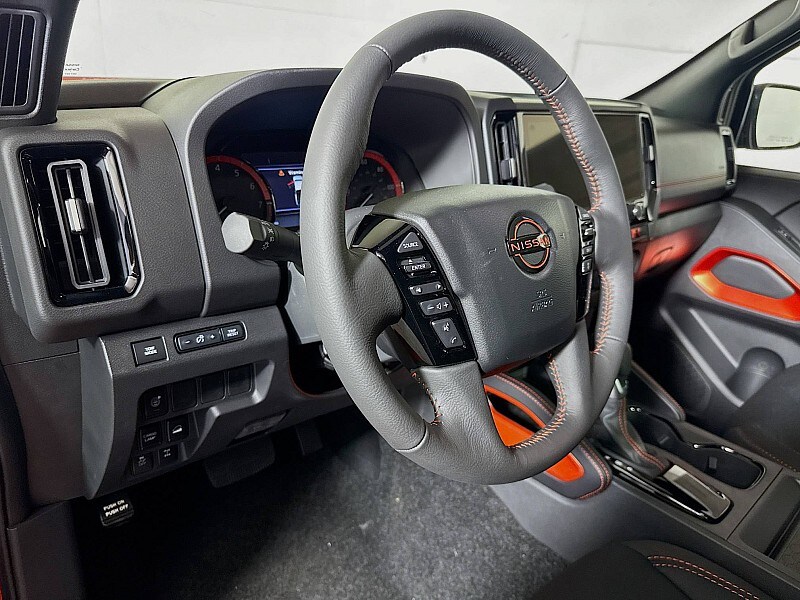 2025 Nissan Frontier PRO-4X - Photo 9