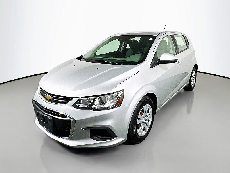 2020 Chevrolet Sonic LT photo 3