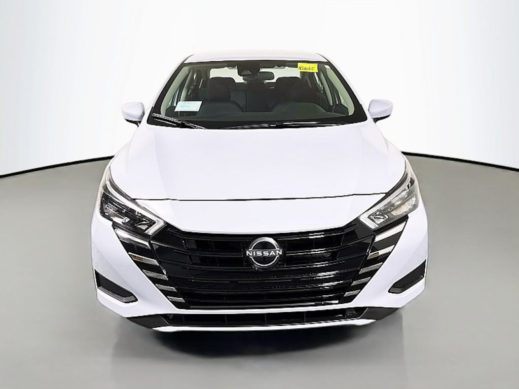 New 2025 Nissan Versa 1.6 SV Sedan