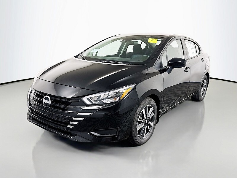 2025 Nissan Versa 1.6 SV photo 3