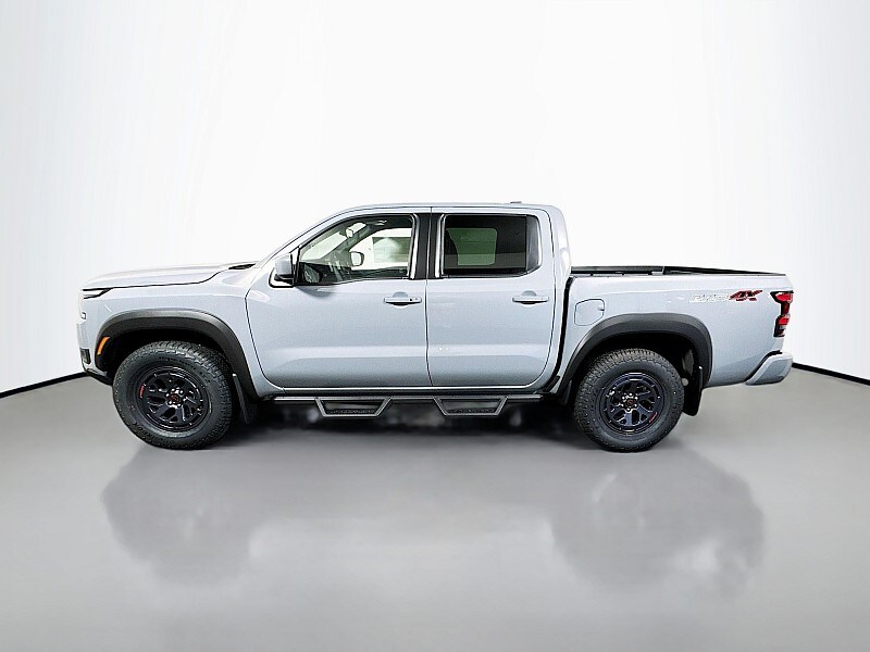 2025 Nissan Frontier PRO-4X photo 4