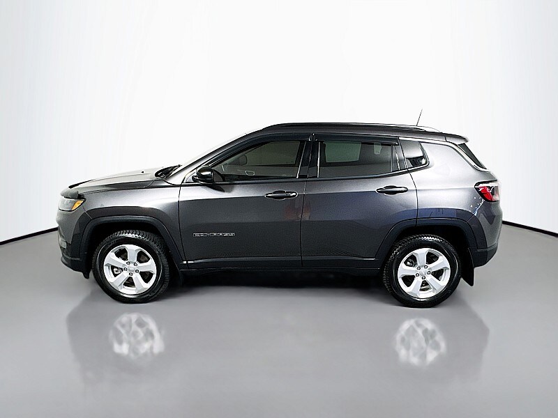 2022 Jeep Compass Latitude photo 2