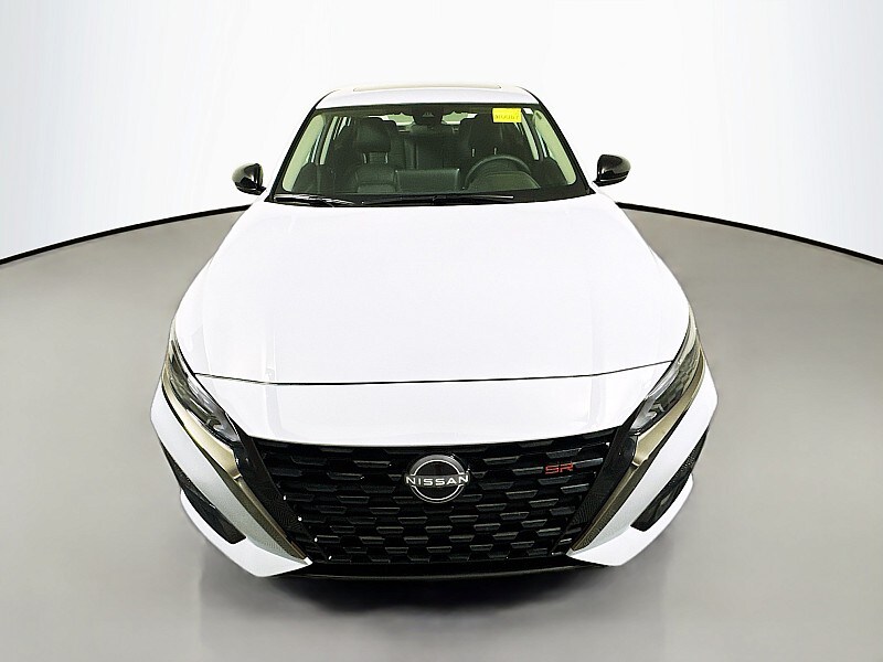 2025 Nissan Altima 2.5 SR photo 2