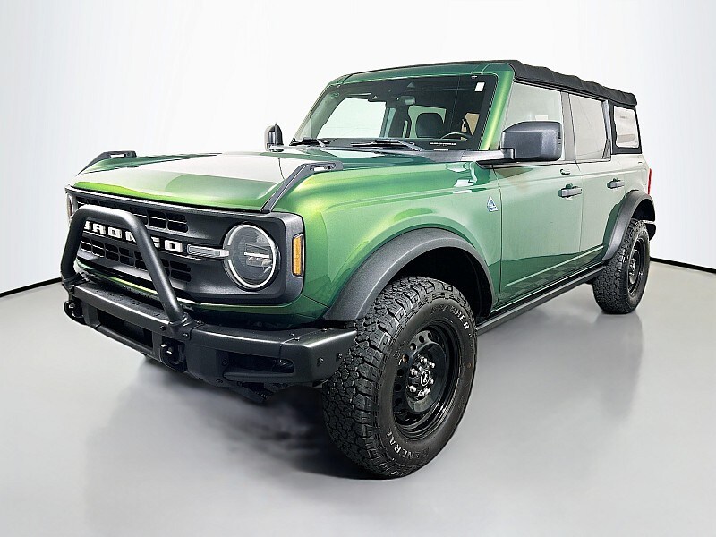 2022 Ford Bronco Black Diamond photo 2
