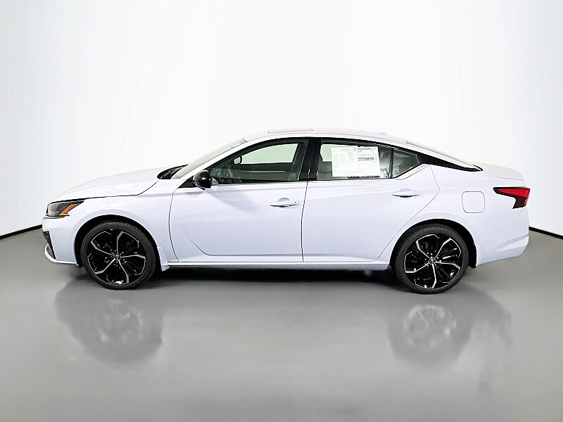 2025 Nissan Altima 2.5 SR photo 4