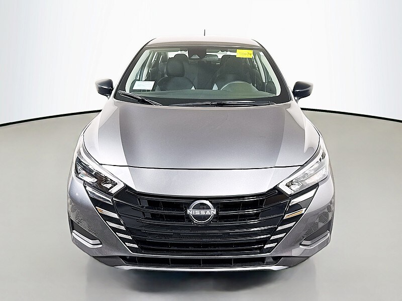 2025 Nissan Versa 1.6 S photo 2