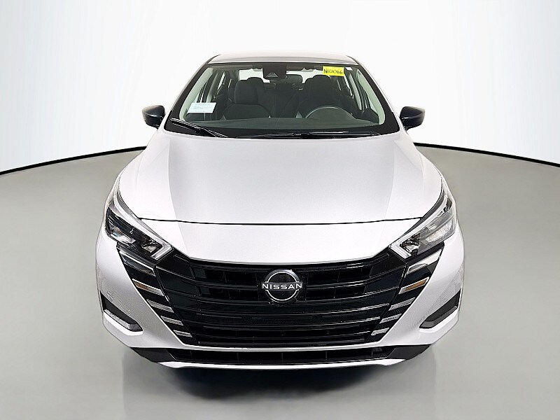 2025 Nissan Versa 1.6 S photo 2