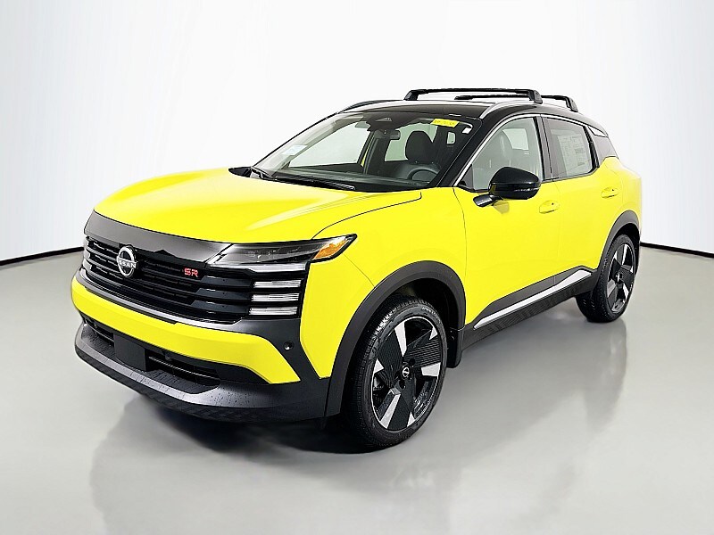 2026 Nissan Kicks SR photo 3