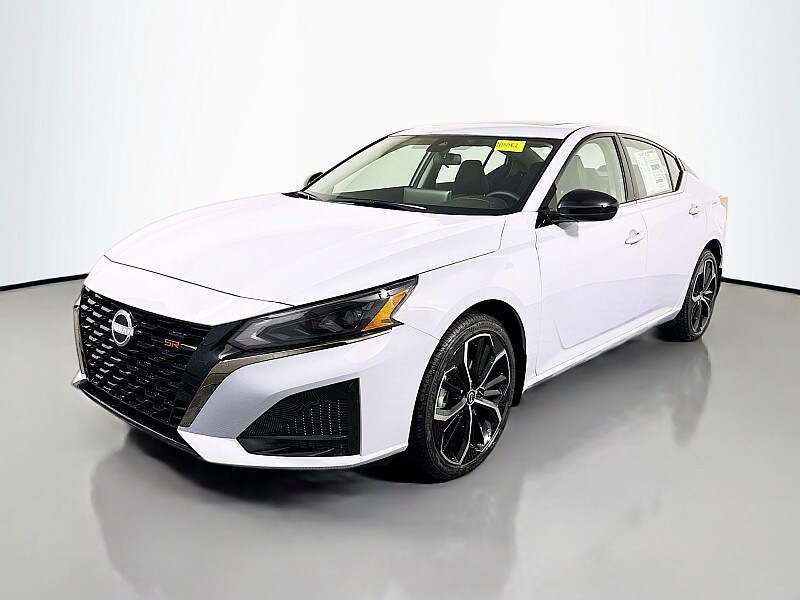 2025 Nissan Altima 2.5 SR photo 3