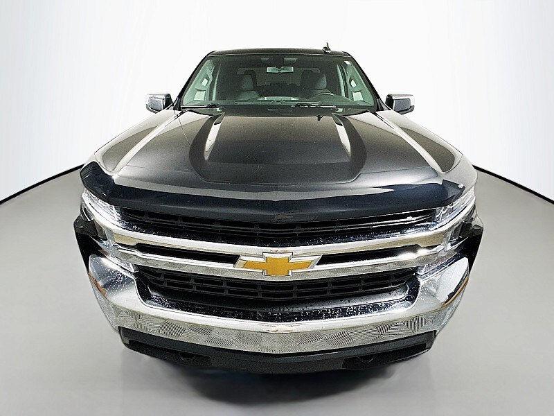 2022 Chevrolet Silverado 1500 LT photo 2
