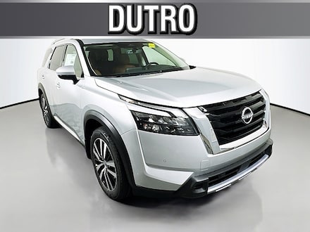 2025 Nissan Pathfinder Platinum SUV