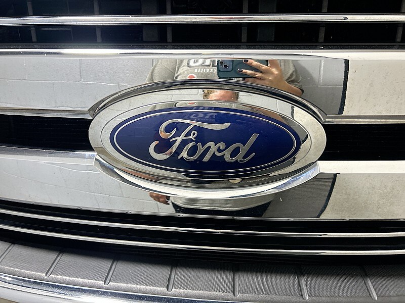 2018 Ford F-250 Lariat photo 2