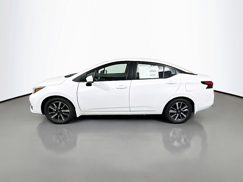2025 Nissan Versa 1.6 SV photo 4