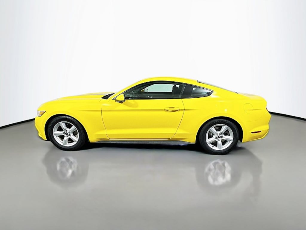 Used 2017 Ford Mustang V6 Coupe