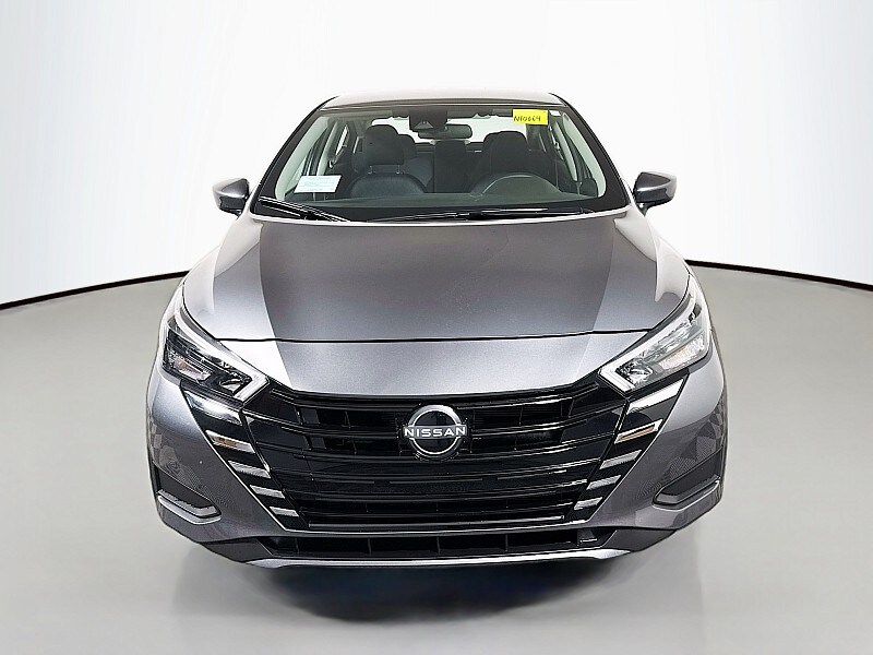2025 Nissan Versa 1.6 SV photo 2