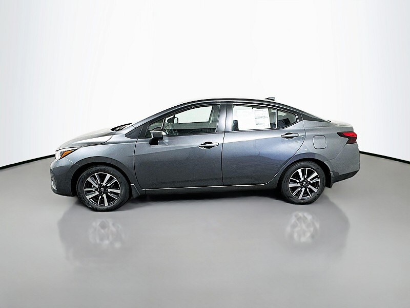 2025 Nissan Versa 1.6 SV photo 4