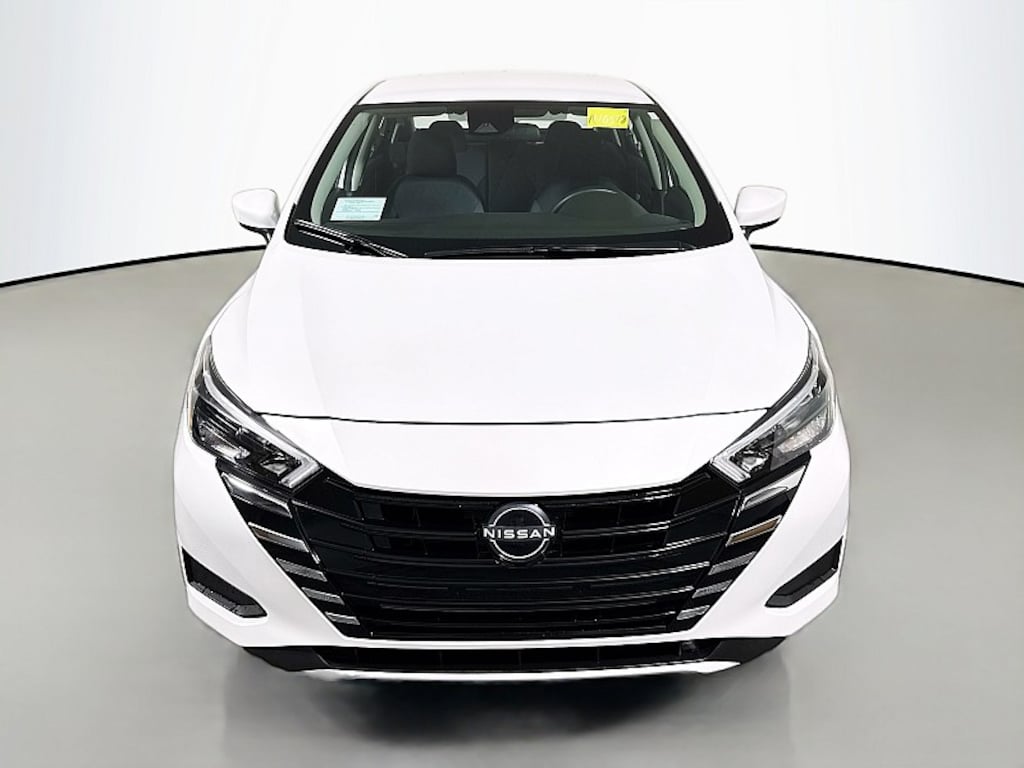 New 2025 Nissan Versa 1.6 SV Sedan