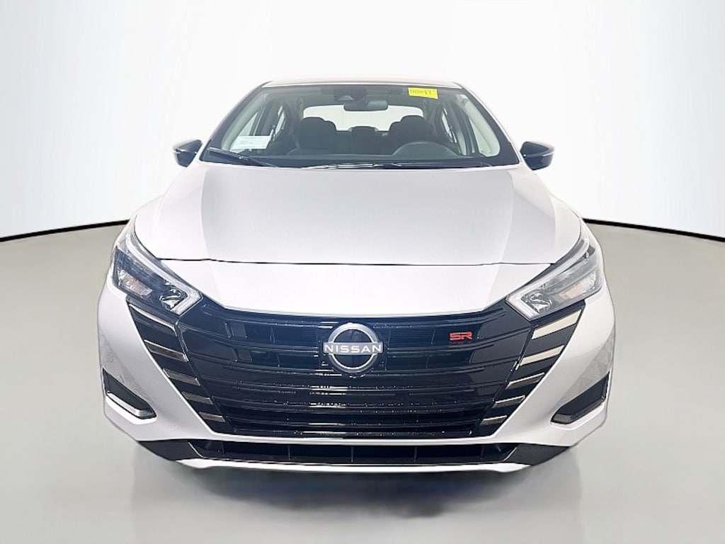 New 2025 Nissan Versa 1.6 SR Sedan