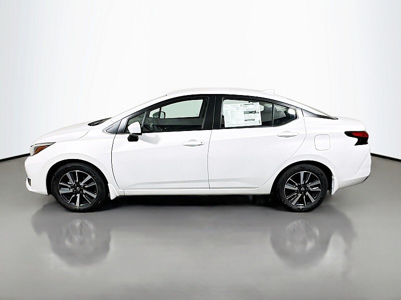 2025 Nissan Versa 1.6 SV photo 4