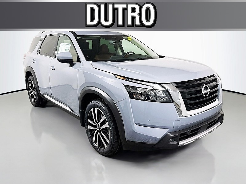 2025 Nissan Pathfinder Platinum's photo