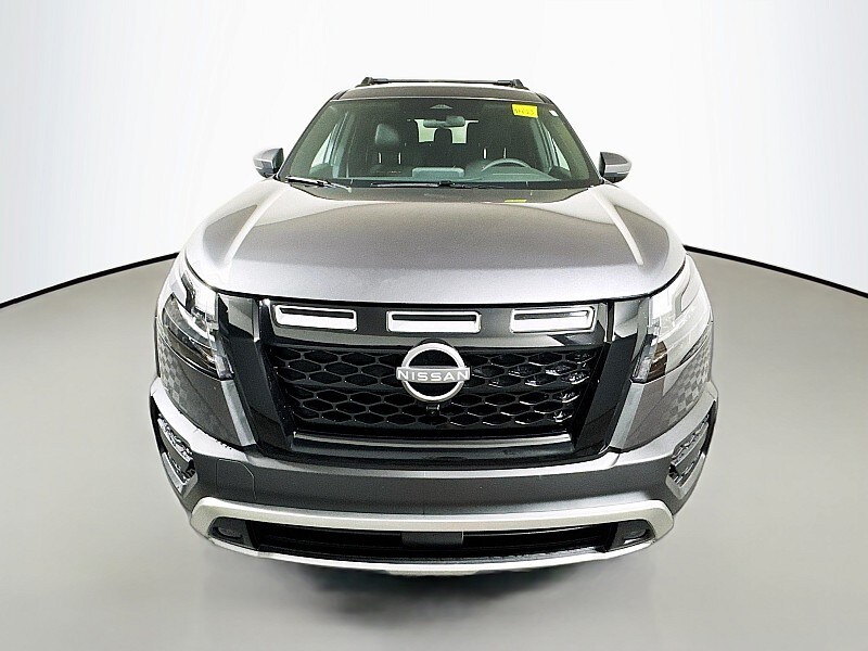 2025 Nissan Pathfinder Rock Creek photo 2