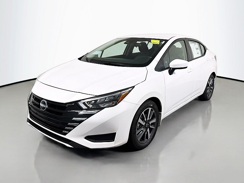 2025 Nissan Versa 1.6 SV photo 2