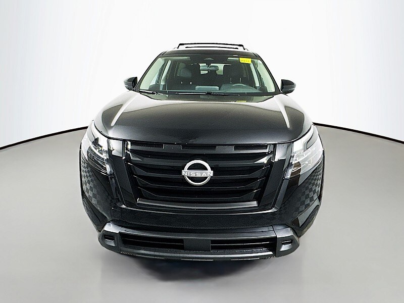 2025 Nissan Pathfinder SV photo 2
