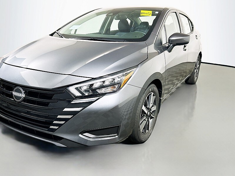 2025 Nissan Versa 1.6 SV photo 3