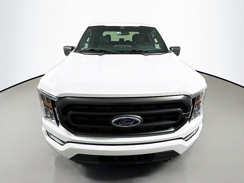 2022 Ford F-150 XLT photo 2