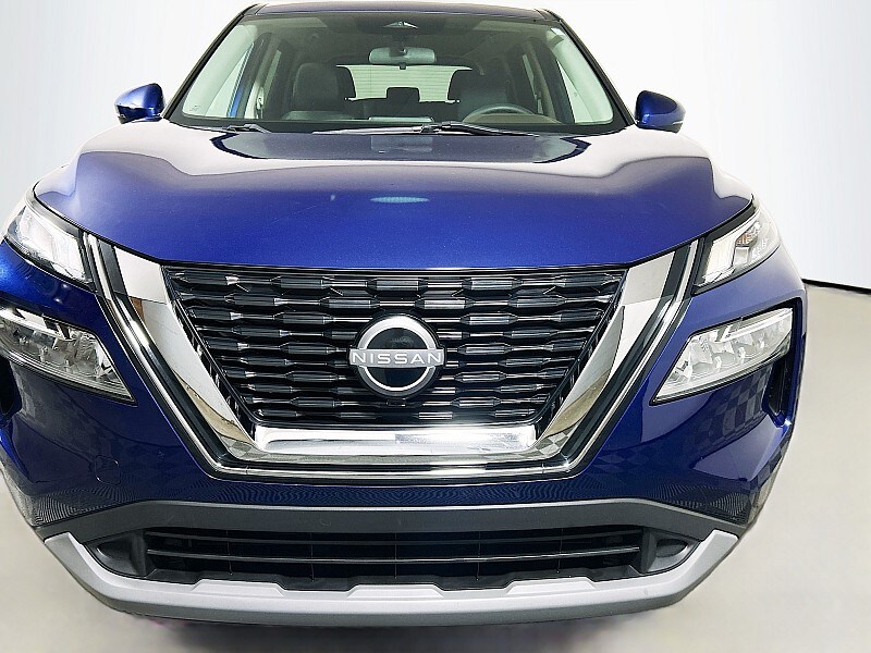 2022 Nissan Rogue AWD SV photo 2