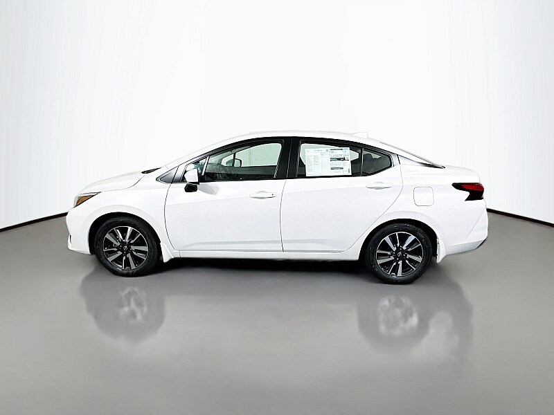 2025 Nissan Versa 1.6 SV photo 3