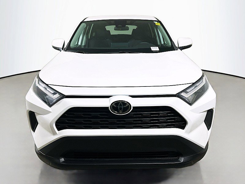 2023 Toyota RAV4 LE photo 2