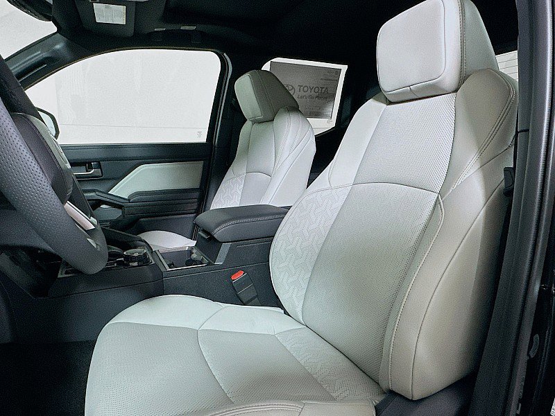 2025 Toyota Tacoma Limited - Photo 8
