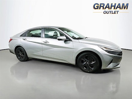 2023 Hyundai Elantra SEL Sedan