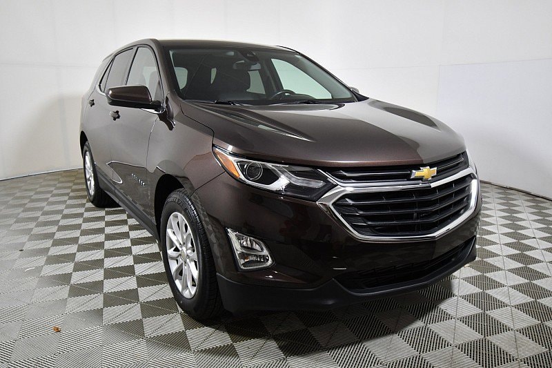 Used 2020 Chevrolet Equinox LT with VIN 2GNAXKEV4L6114070 for sale in Mansfield, OH