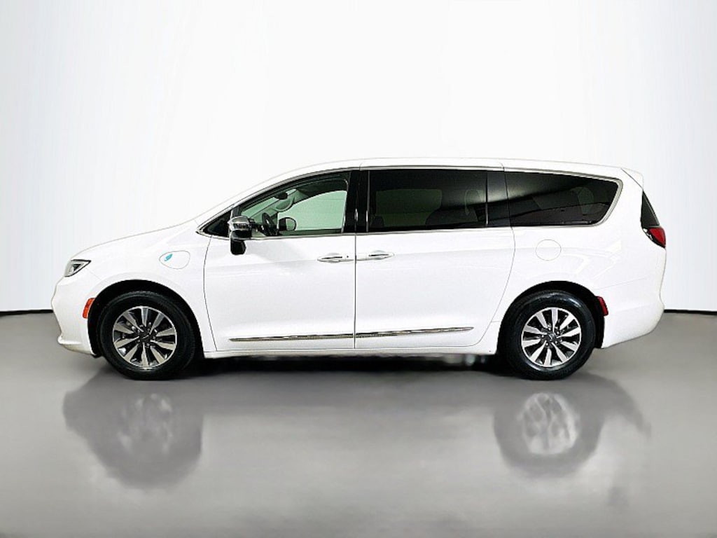 Used 2023 Chrysler Pacifica Plug-In Hybrid Limited Van Passenger Van