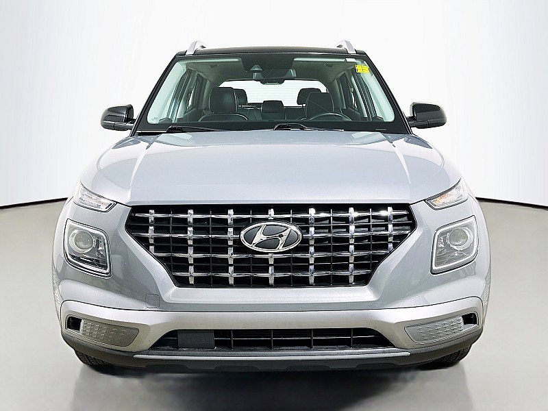 Used 2022 Hyundai Venue Limited with VIN KMHRC8A34NU143132 for sale in Mansfield, OH
